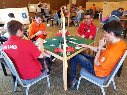 Joris van Lankveld en Berend van den Bos tijdens de round robin (EBL)